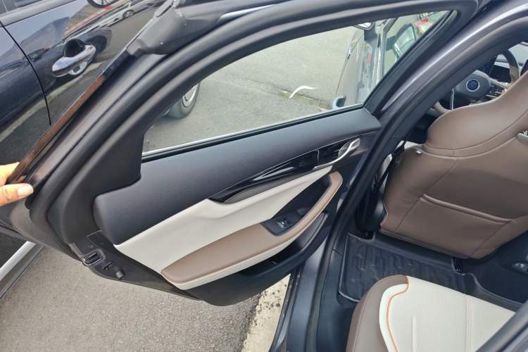 Used BYD Qin PLUS 2024 HONOR Edition DM-i 120KM Beyond Model