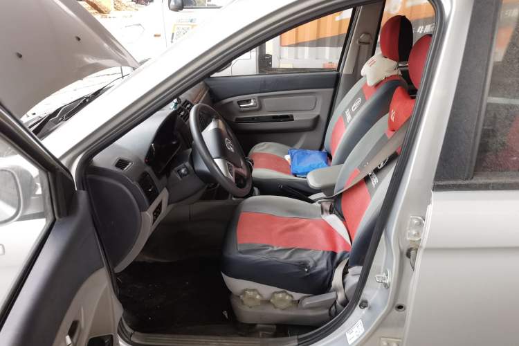 Used BAIC Weiwang M20 2014 1.5L Comfort Version BJ415B Left Front Seat