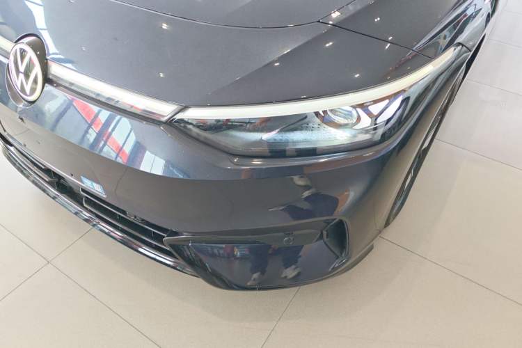 Used Volkswagen ID.7 VIZZION 2024 AIR model Left Front Headlight