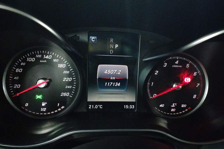 Used Mercedes-Benz GLC 2016 GLC 260 4MATIC Luxury Model Instrument Cluster