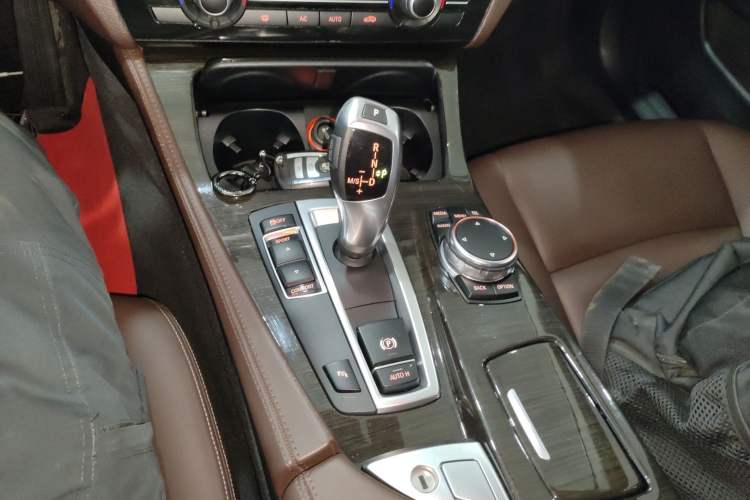 Used BMW 5 Series 2014 525Li Luxury Design Package