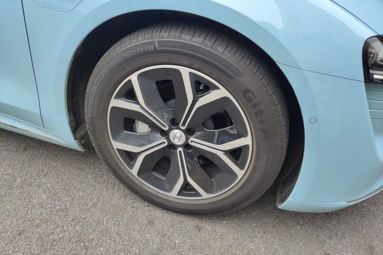 Used Hima Luxeed S7 2025 705 km Max
