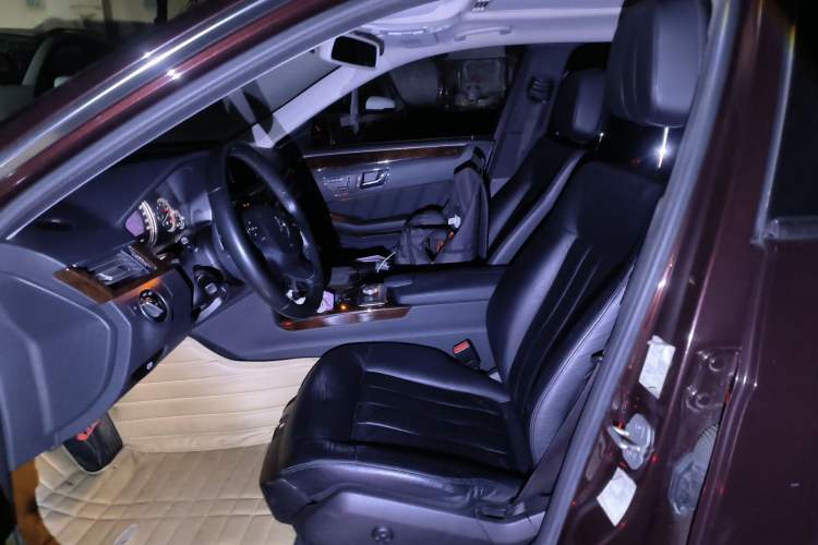 Used Mercedes-Benz E-Class 2011 E 300 L Elegant Model