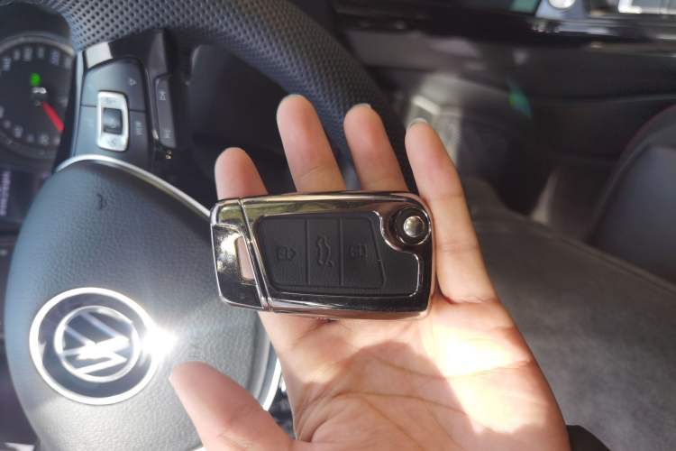 Used Volkswagen Tayron 2020 330TSI Two-Wheel Drive Luxury Smart Connectivity Version Vehicle Key