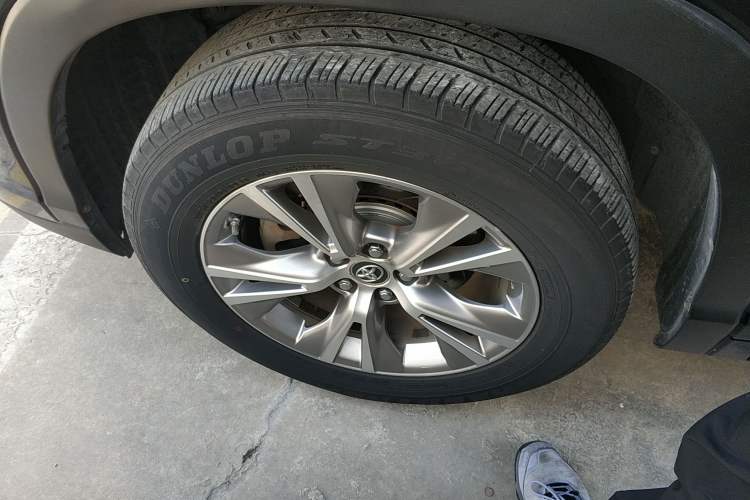 Used Toyota Highlander 2018 2.0T Two-Wheel Drive Elite Edition 5 Seats Emission Standard China V
