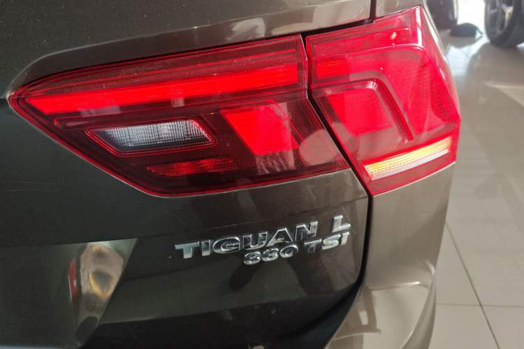 Used Volkswagen Tiguan L 2017 330TSI Automatic Two-Wheel Drive Luxury Edition