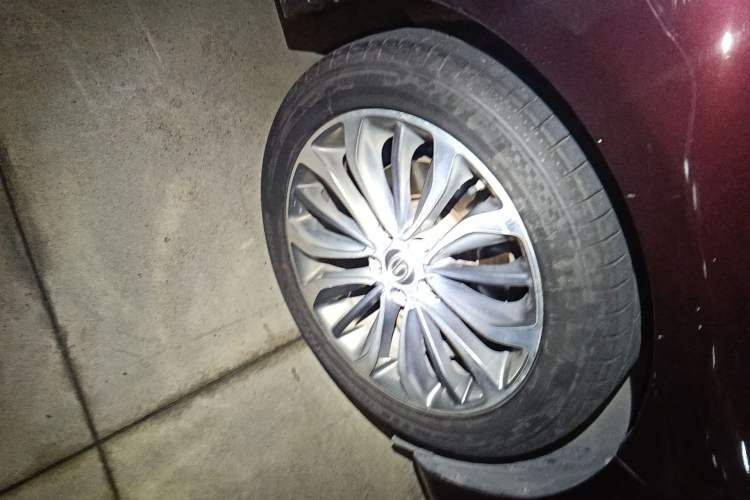 Used GAC Trumpchi GA6 2015 1.8T DCT Luxury Navigation Model Right Front Wheel Hub