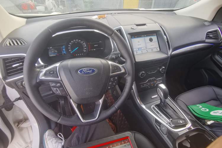 Used Ford Edge 2018 EcoBoost 245 Two-Wheel-Drive Titanium 7-Seater China VI Standard