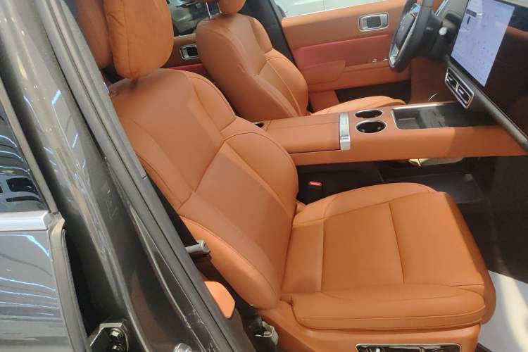 Used Li Auto L8 2025 Max Smart Refresh Edition Right Front Seat