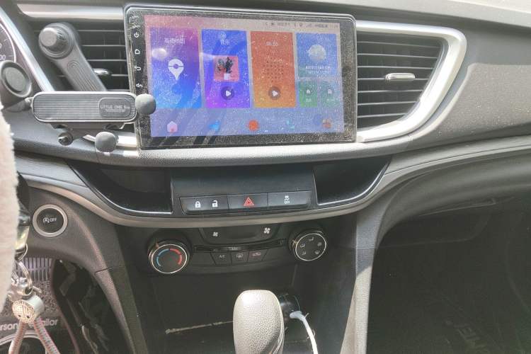 Used Buick Excelle GX 2018 18T Automatic Elite Model Audio And AC Panel