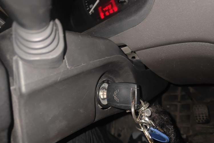 Used Wuling Rongguang 2019 1.2L S Van Standard Model with 5 Seats
