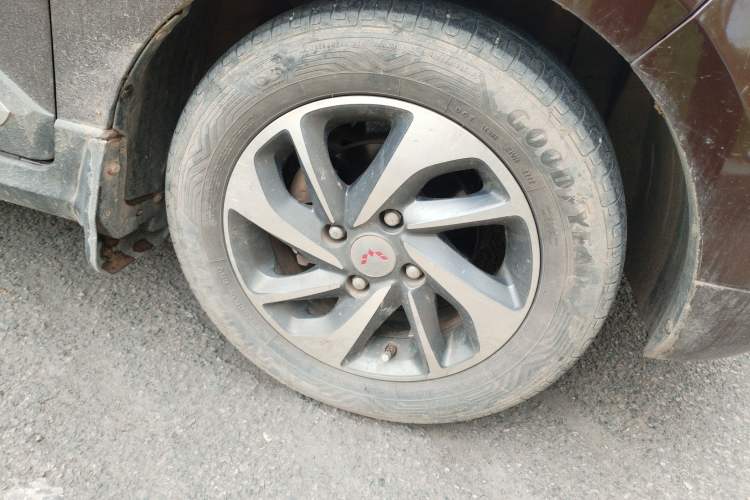 Used Wuling Hongguang 2016 1.5L S1 Deluxe Model China V-standard Exterior 4