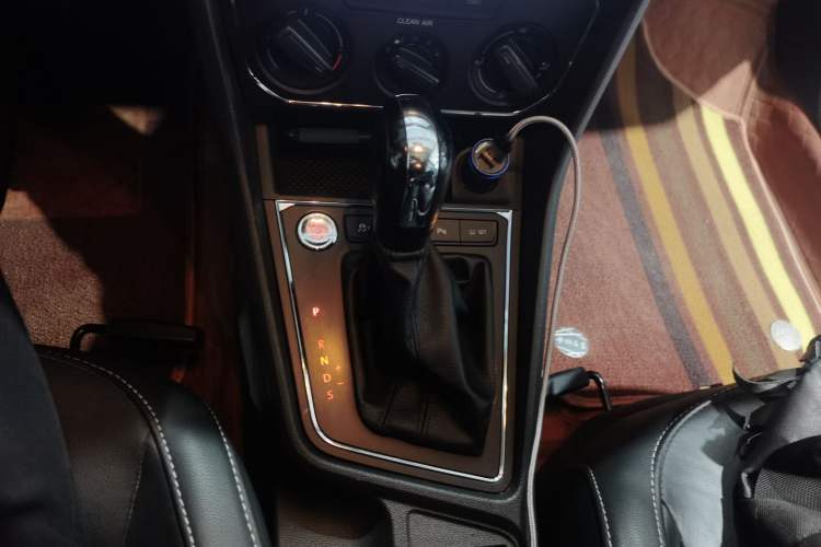 Used Volkswagen Lavida 2017 1.6L Automatic Comfort Edition Gear Lever