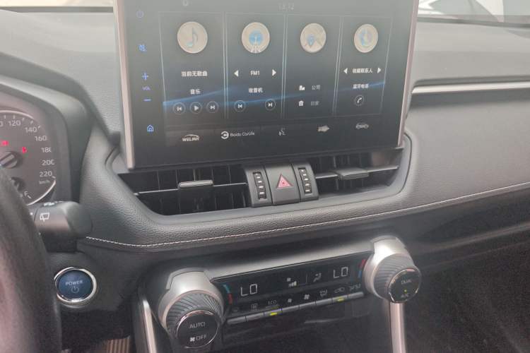 Used Toyota Wildlander 2020 Dual-Motor 2.5L E-CVT Four-Wheel Drive Luxury Edition Audio And AC Panel