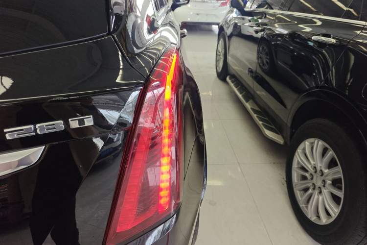 Used Cadillac XT5 2021 28T Luxury Model
