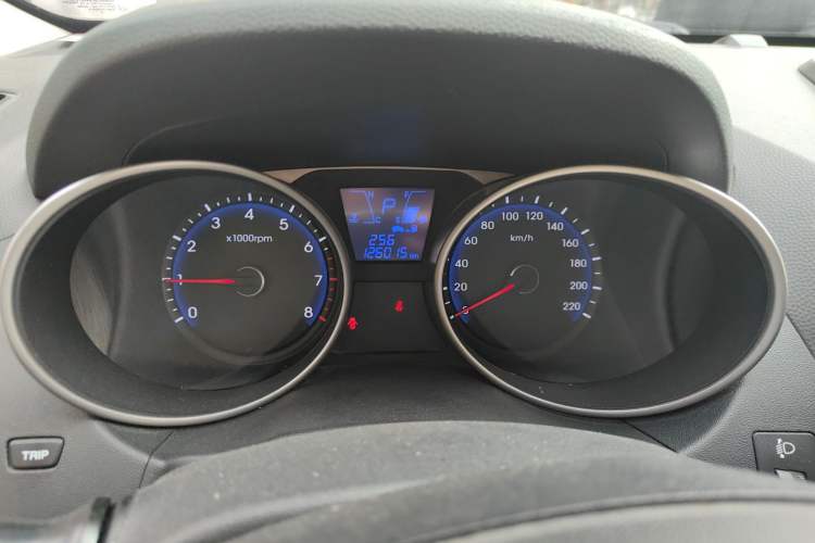 Used Hyundai ix35 2013 2.0L Automatic Two-Wheel Drive Smart GLS China IV Standard
