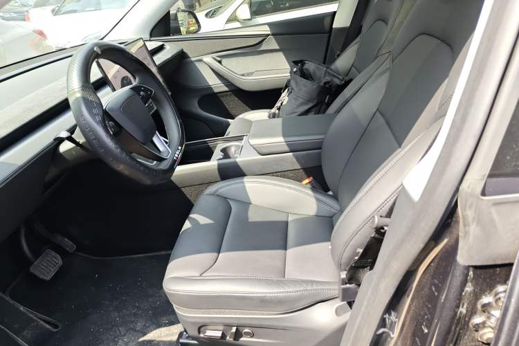 Used Tesla Model Y 2025 Rear-Wheel Drive First Edition
