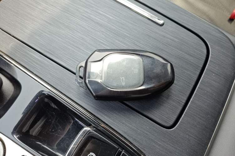 Used GAC Trumpchi GS8 2022 Dual-Engine Series 2.0TM Two-Wheel Drive Prestige Edition (7 Seats)
