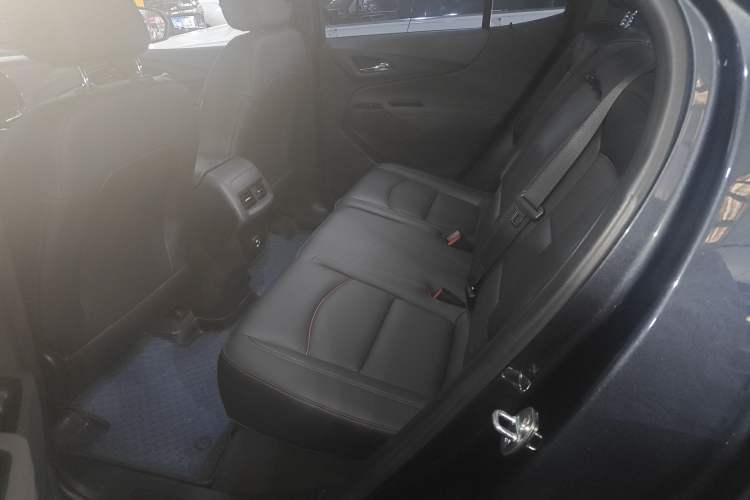 Used Chevrolet Equinox 2022 Mild Hybrid 550T RS Smart Boundary-Setting Edition Left Rear Seat