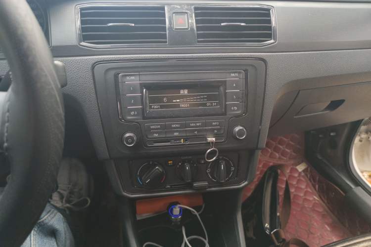 Used Volkswagen Santana 2019 1.5L Manual Fashion Edition China VI Standard Audio And AC Panel