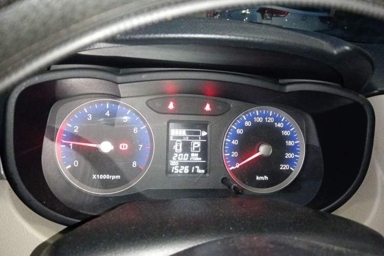 Used Venucia R50 2015 1.6L Automatic Luxury Edition
