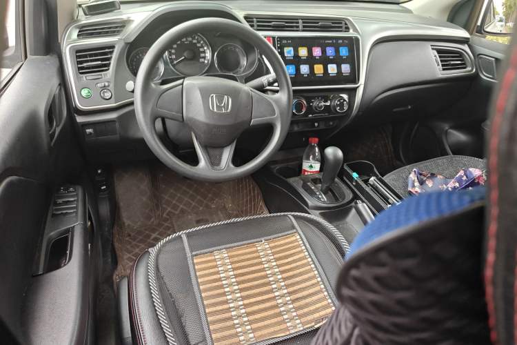 Used Honda City 2017 1.5L CVT Elite Edition Center Console