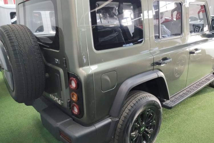 Used 212 T01 2024 2.0T Explorer