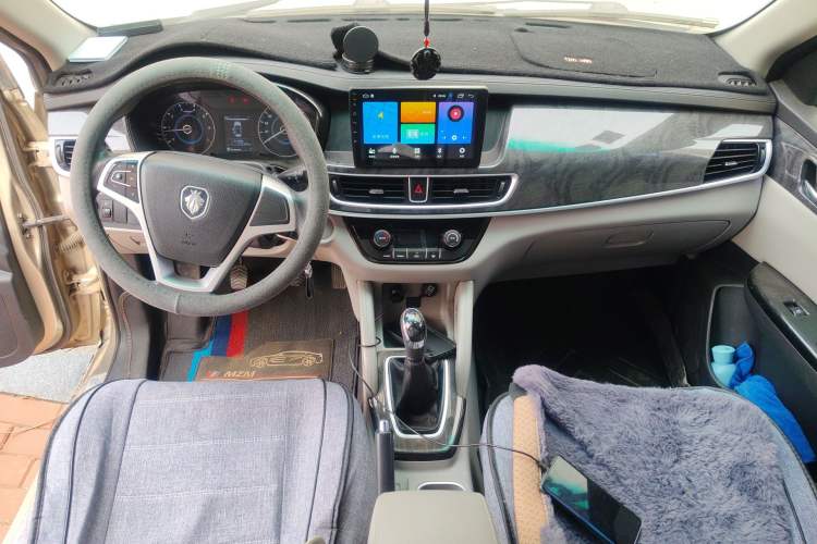 Used Foton Jiatu im6 2017 1.5L Zhiyue Model Center Console