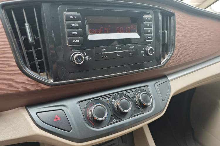 Used FORTHING Lingzhi 2019 M5L 1.6L 7-Seater Base Model China VI Standard