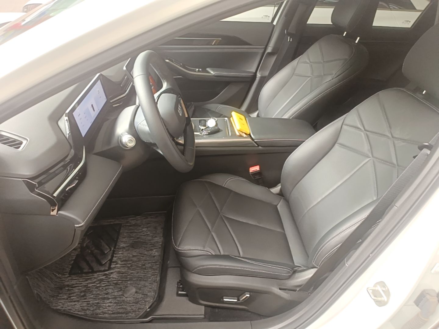 Geely Galaxy L6 2024 125km PLUS Dragon Edition — снимка 17