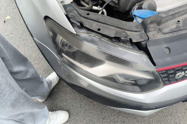 Used Volkswagen Polo 2013 1.6L Automatic Comfort Edition Right Front Headlight