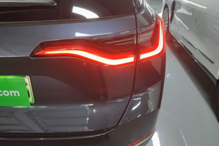 Used Nio ES8 2020 580 km Range Signature Edition Six-Seater Version Right Rear Taillight