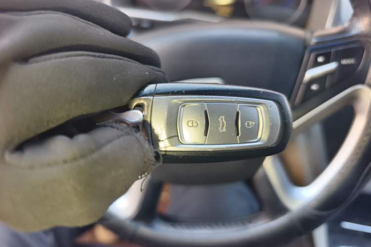 Used Geely Auto Emgrand 2014 Sedan 1.5L Manual Elite Model