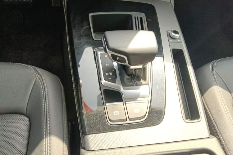 Used Audi Q5L 2022 Updated Version 40T Luxury Elegant Edition Gear Lever