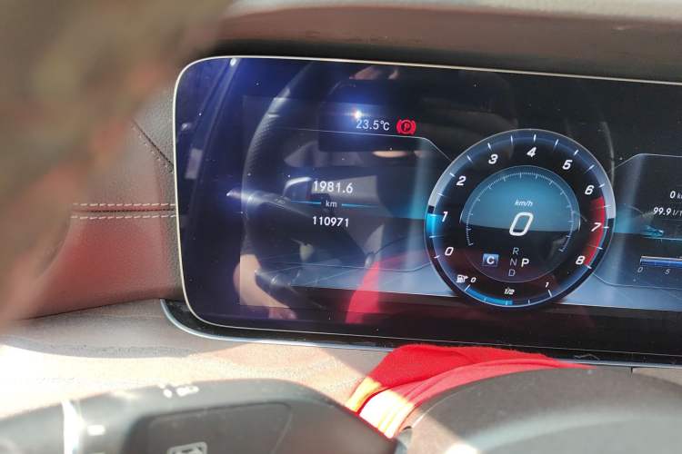 Used Mercedes-Benz E-Class 2017 E 300 L Luxury Model Odometer Close Up