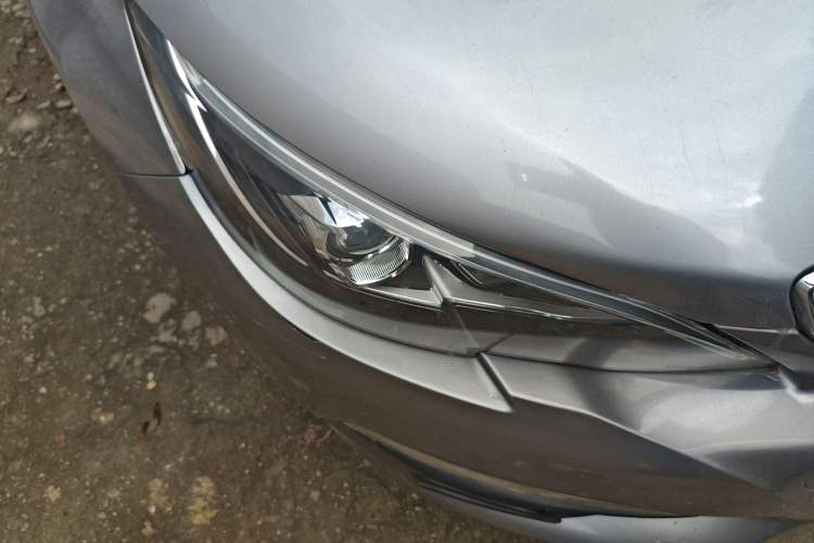Used Peugeot 308 2016 1.6L Automatic Luxury Edition Right Front Headlight