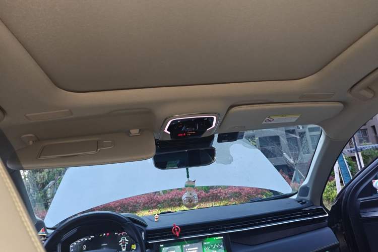 Used Lynk & Co 05 2020 2.0TD Two-Wheel Drive Shine Halo Headliner