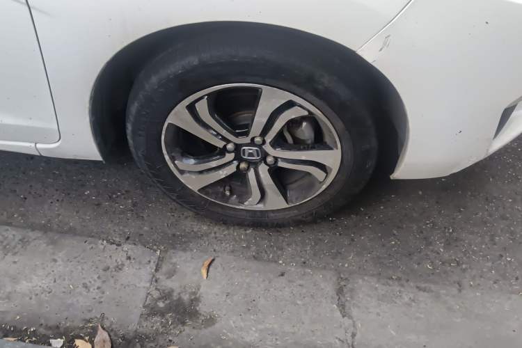 Used Honda Fit 2016 1.5L LX Manual Comfort Model Right Front Wheel Hub