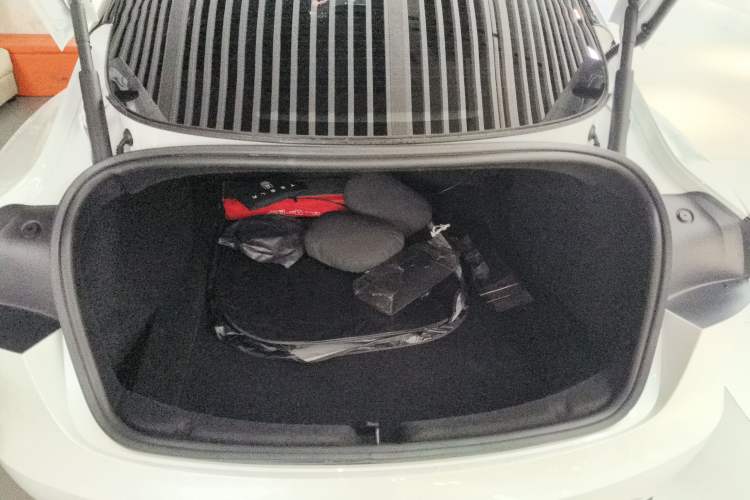 Used Tesla Model 3 2023 Rear-Wheel-Drive Version