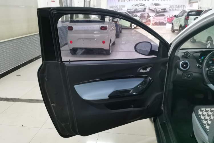 Used Chery New Energy Little Ant 2022 Restyled Version Sweet Pink Edition Half-Sugar Version 30.6 kWh 30 kW 301 km