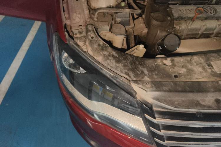 Used Volkswagen Bora 2014 1.6L Automatic Comfort Model Right Front Headlight