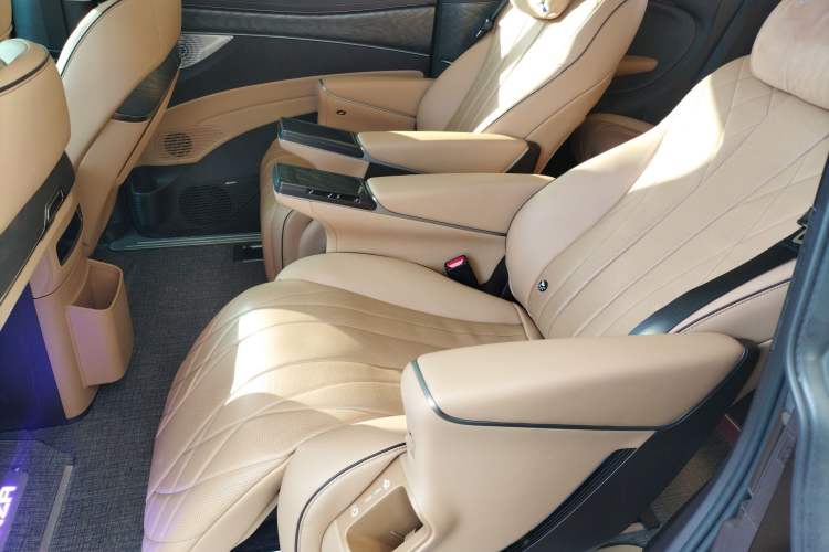 Used Denza D9 2024 DM-i 980 Four-Wheel Drive Prestige Model