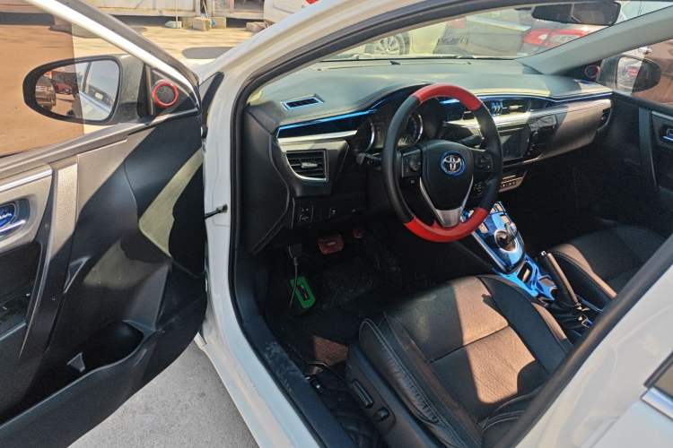 Used Toyota Levin 2016 Dual-Engine 1.8H V E-CVT Luxury Edition
