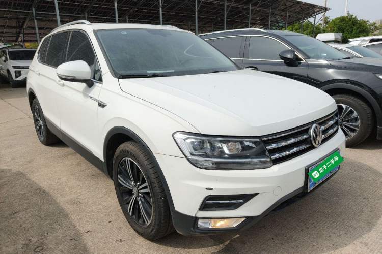 Used Volkswagen Tiguan L 2019 Updated Version 330TSI Automatic Two-Wheel Drive Panoramic Comfort Edition China VI Standard
