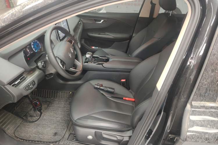 Used Hongqi E-QM5 2022 431 km Charge & Enjoy Edition