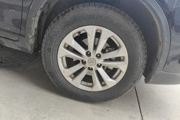 Used Nissan X-Trail 2014 2.0L CVT Comfort Edition 2WD Right Front Wheel Hub