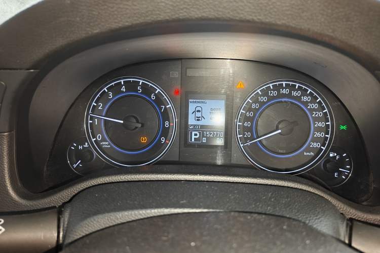 Used Infiniti G Series 2013 G25 Sedan Luxury Sport Edition Odometer Close Up