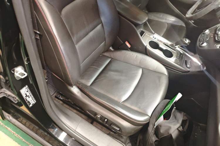 Used Chevrolet Malibu XL 2019 Redline 550T Automatic Sport Edition Right Front Seat