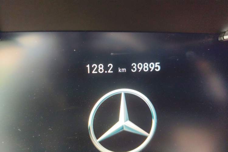 Used Mercedes-Benz GLC 2022 GLC 300 L 4MATIC Dynamic Edition Prestige Model Odometer Close Up