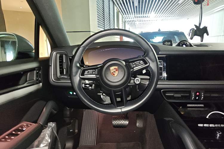 Used Porsche Cayenne 2024 Cayenne 3.0T Steering Wheel